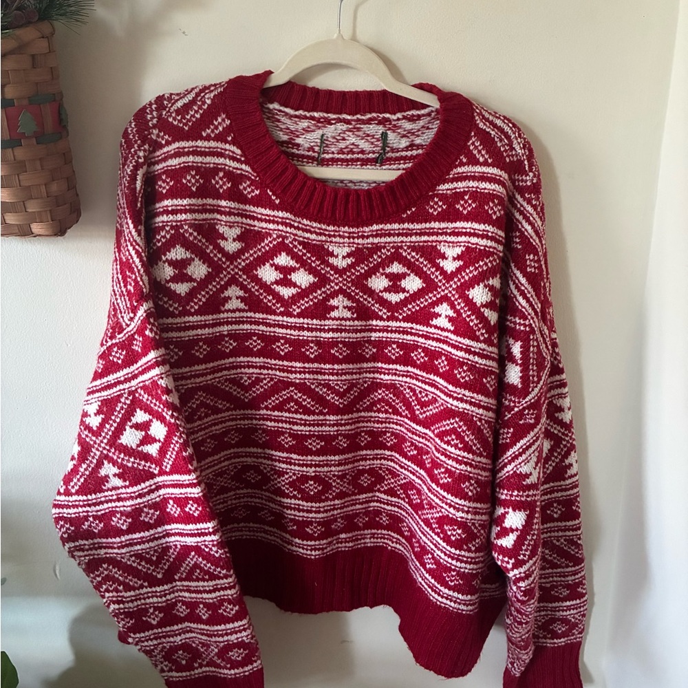 American Eagle Outfitters Red and White Crew Neck Sweater